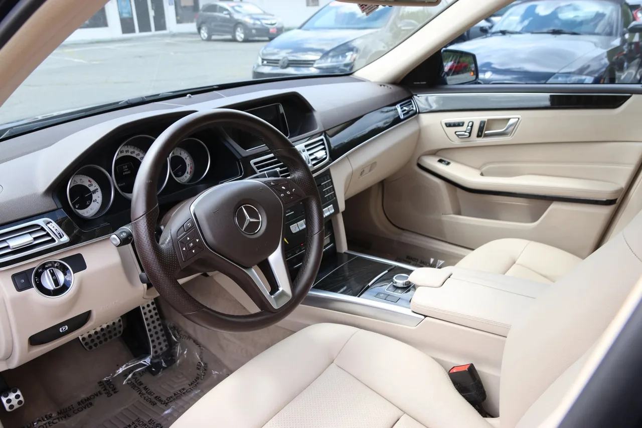 2016 Mercedes-Benz E-Class — photo 17 of 36