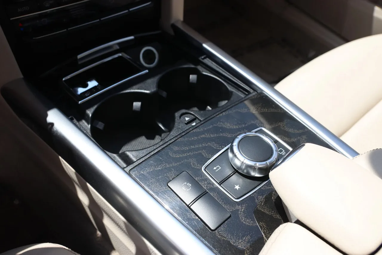 2016 Mercedes-Benz E-Class — photo 27 of 36