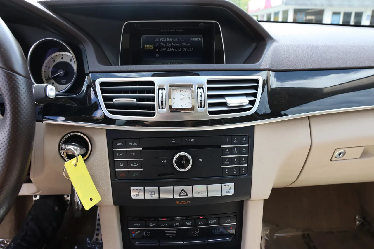 2016 Mercedes-Benz E-Class — photo 29 of 36