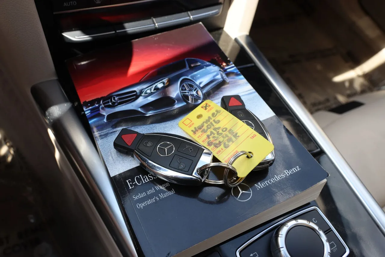 2016 Mercedes-Benz E-Class — photo 36 of 36