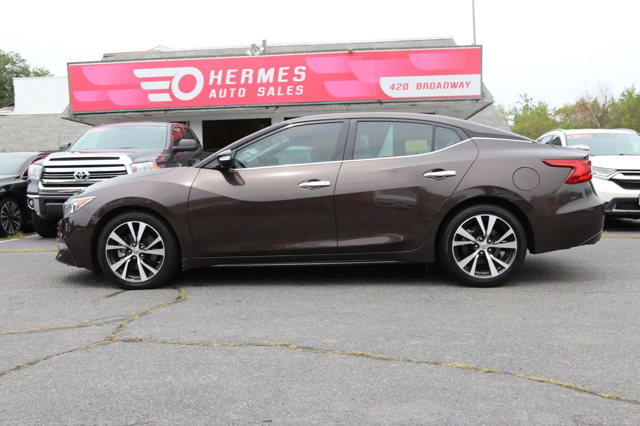2016 Nissan Maxima — photo 2 of 36