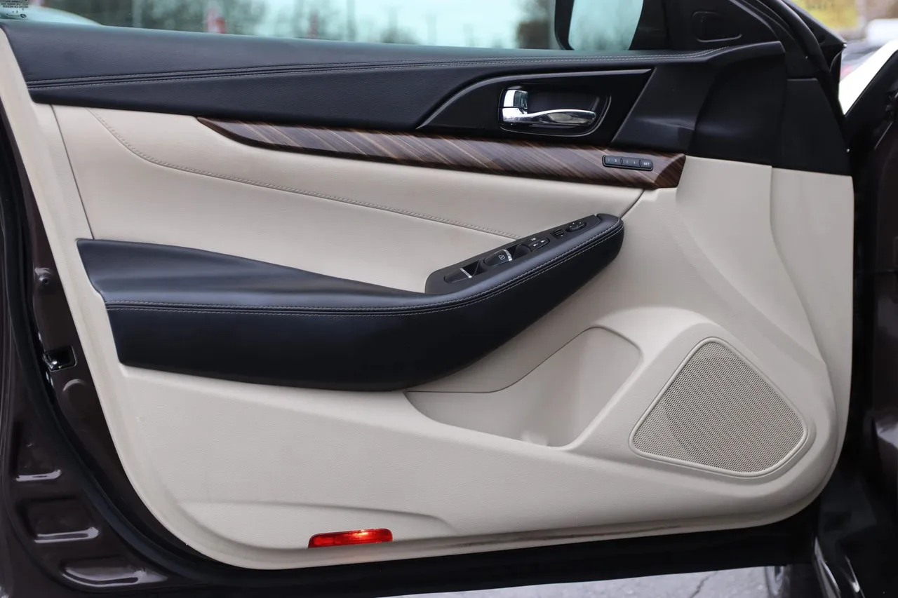 2016 Nissan Maxima — photo 9 of 36