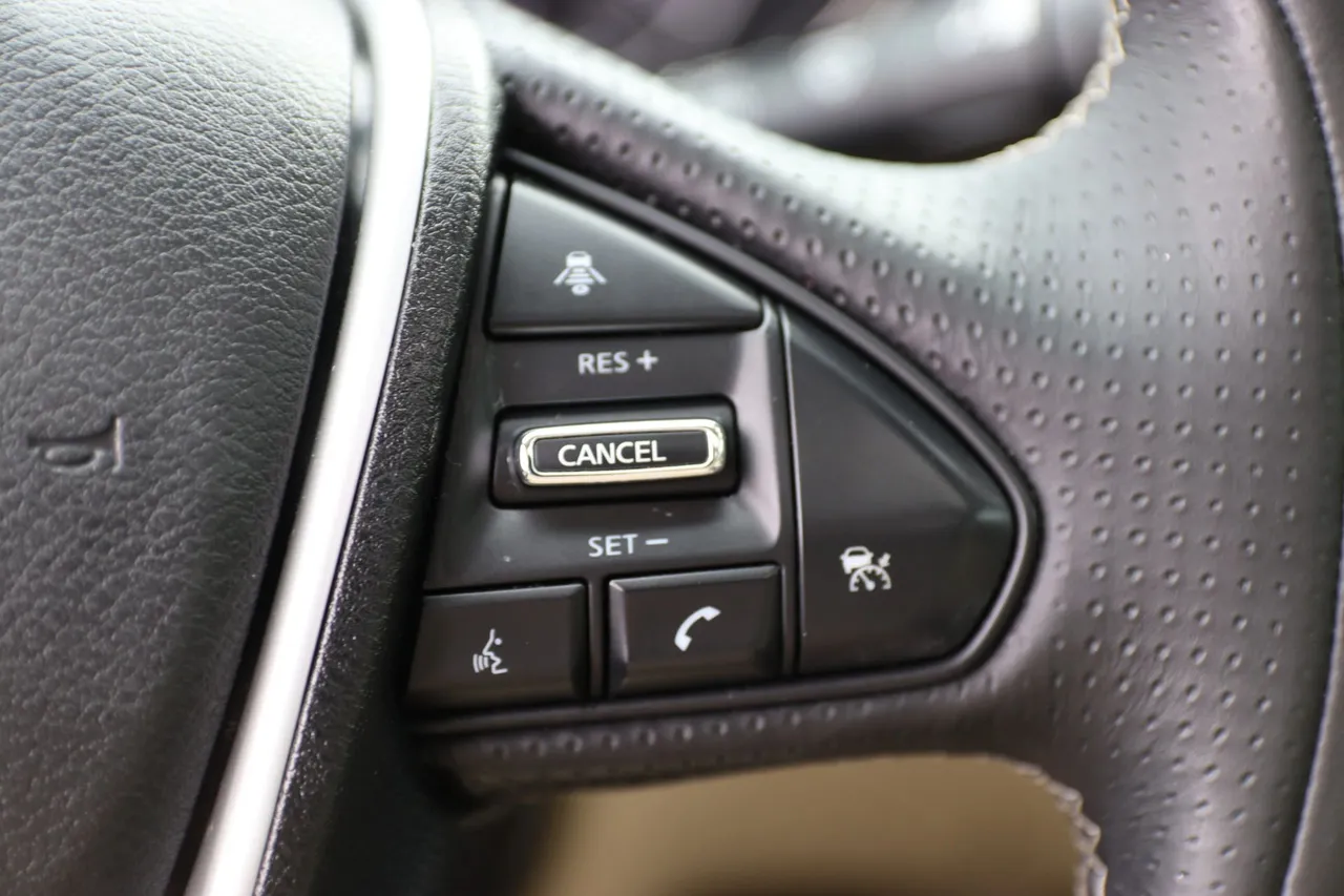 2016 Nissan Maxima — photo 25 of 36