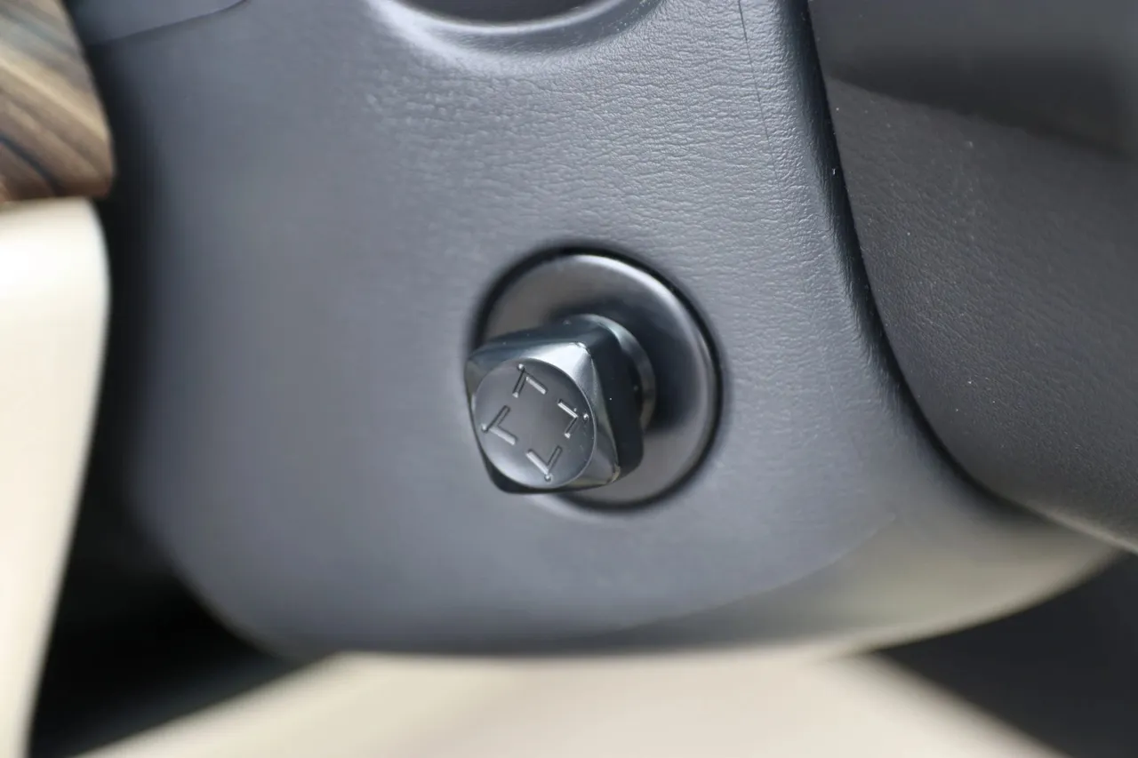 2016 Nissan Maxima — photo 26 of 36