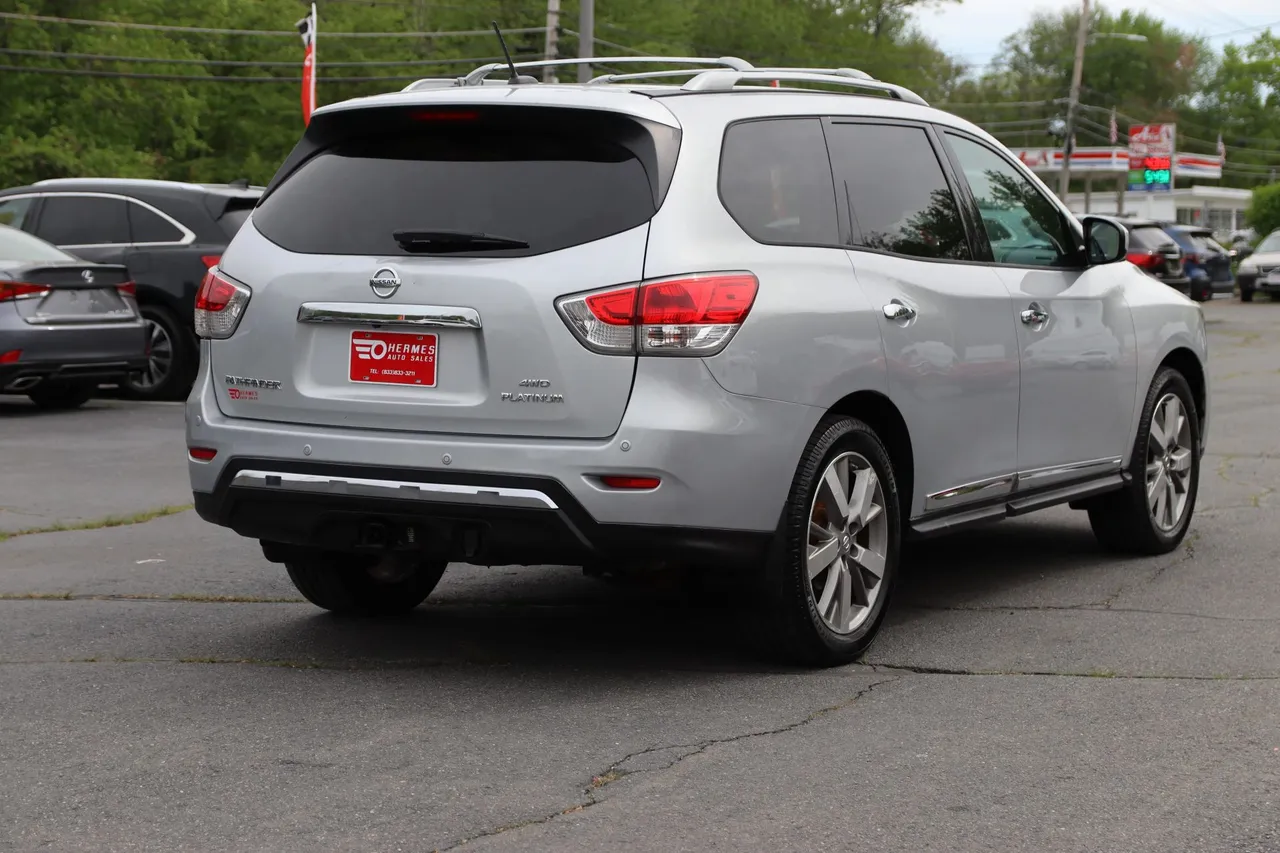 2016 Nissan Pathfinder — photo 5 of 38