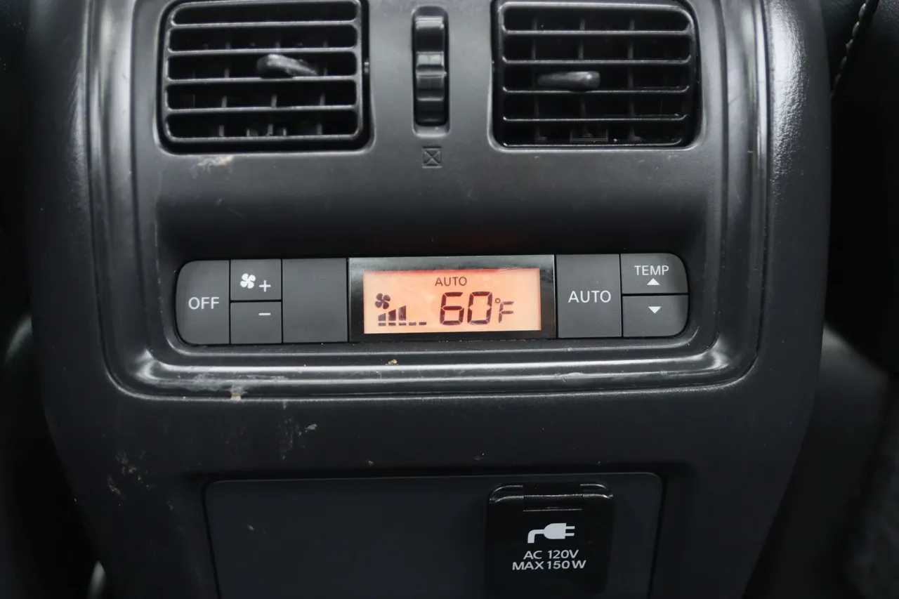 2016 Nissan Pathfinder — photo 16 of 38