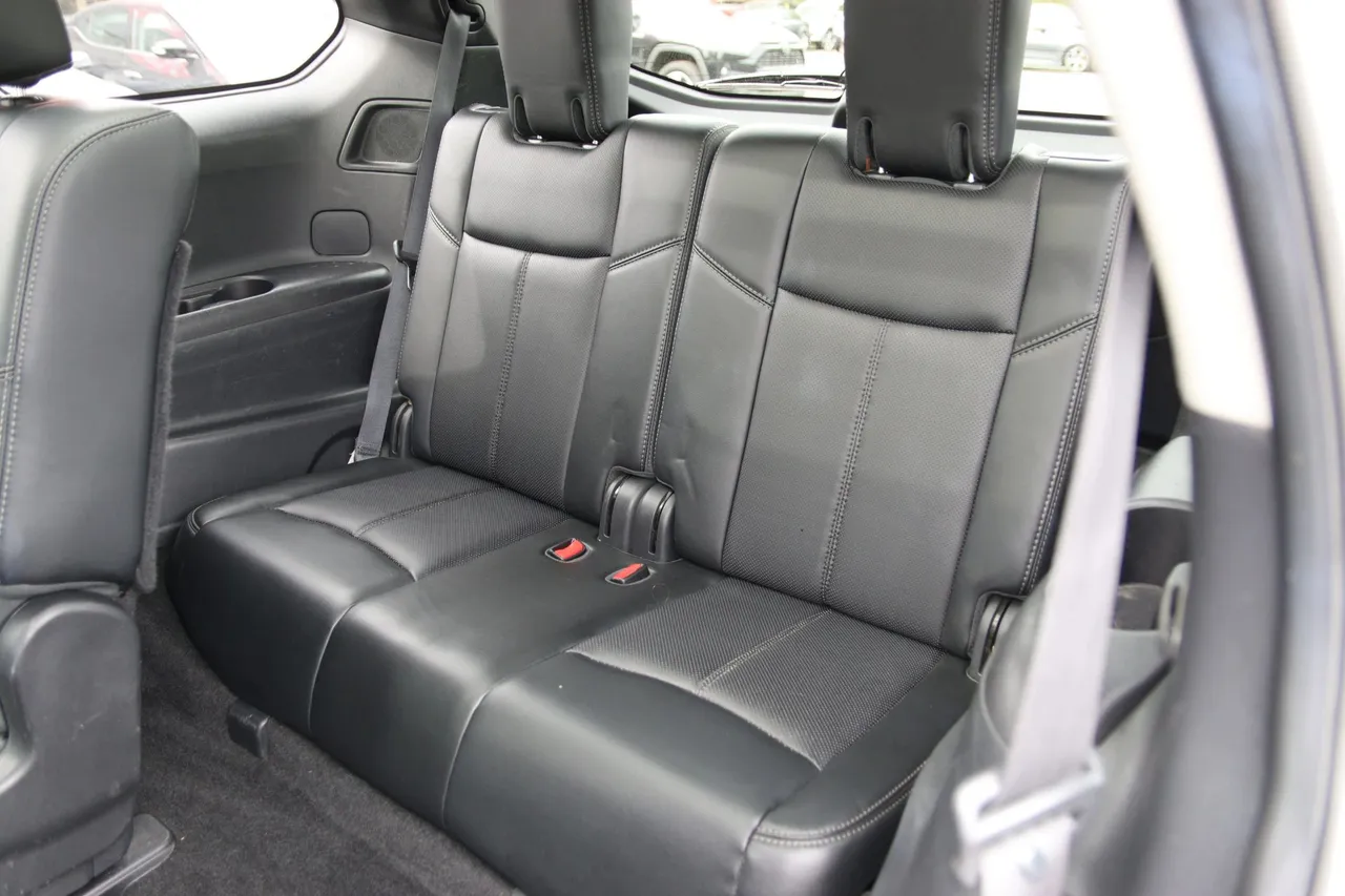 2016 Nissan Pathfinder — photo 19 of 38