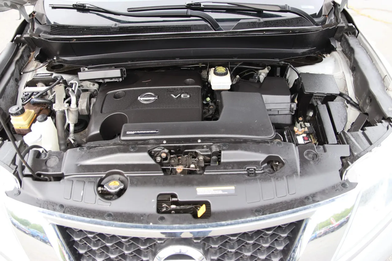 2016 Nissan Pathfinder — photo 37 of 38