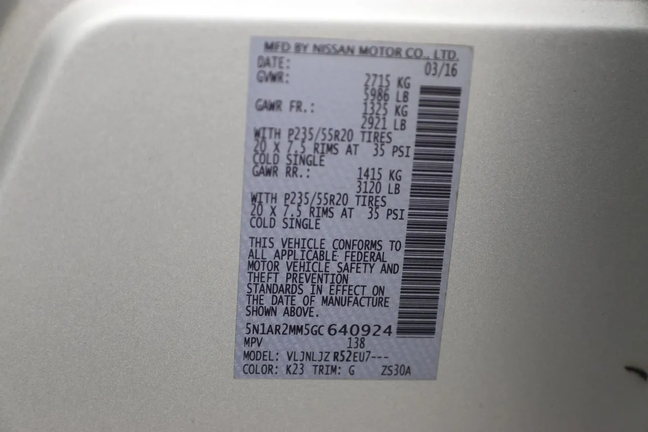 2016 Nissan Pathfinder — photo 38 of 38