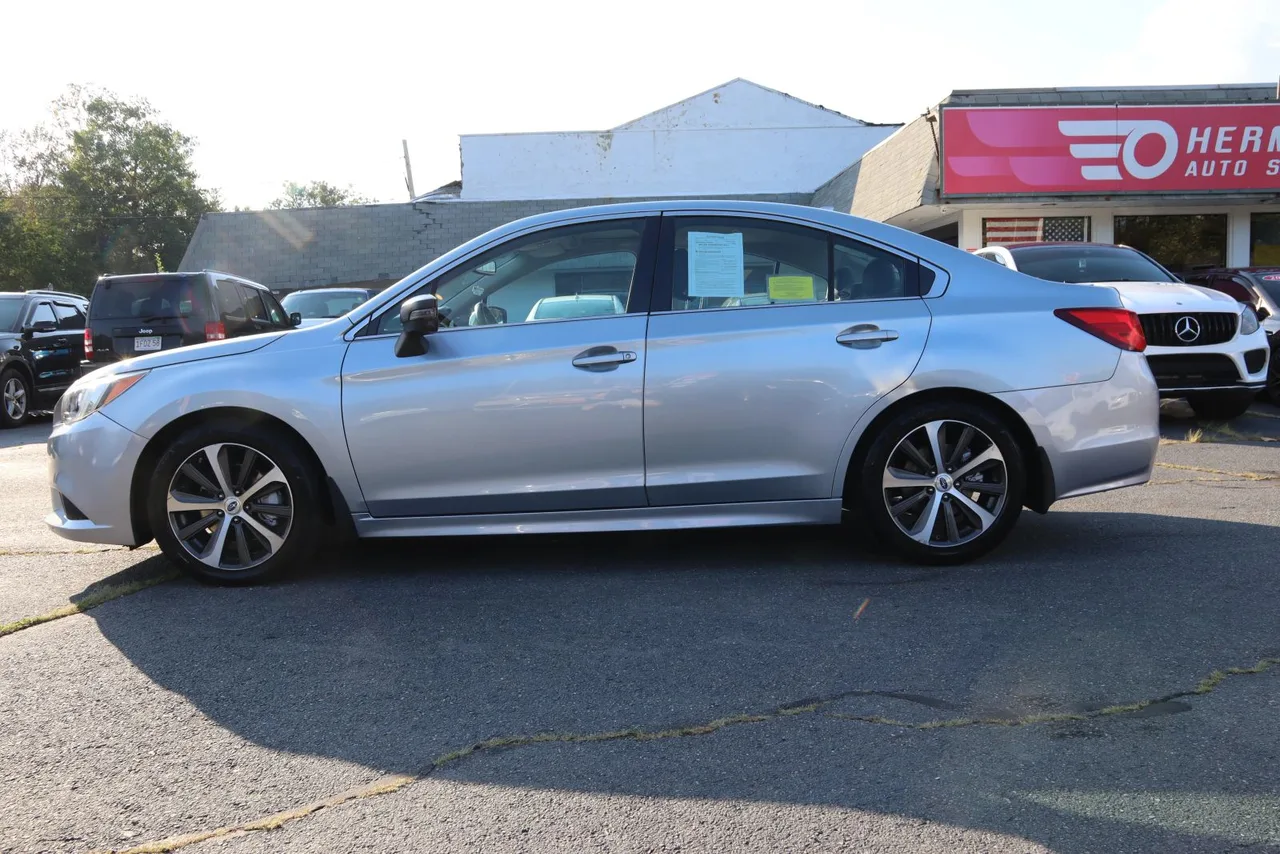 2016 Subaru Legacy — photo 2 of 33