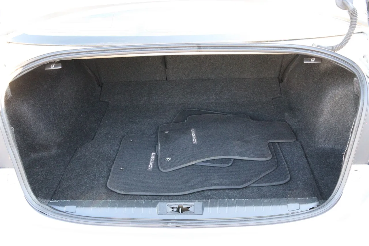 2016 Subaru Legacy — photo 10 of 33
