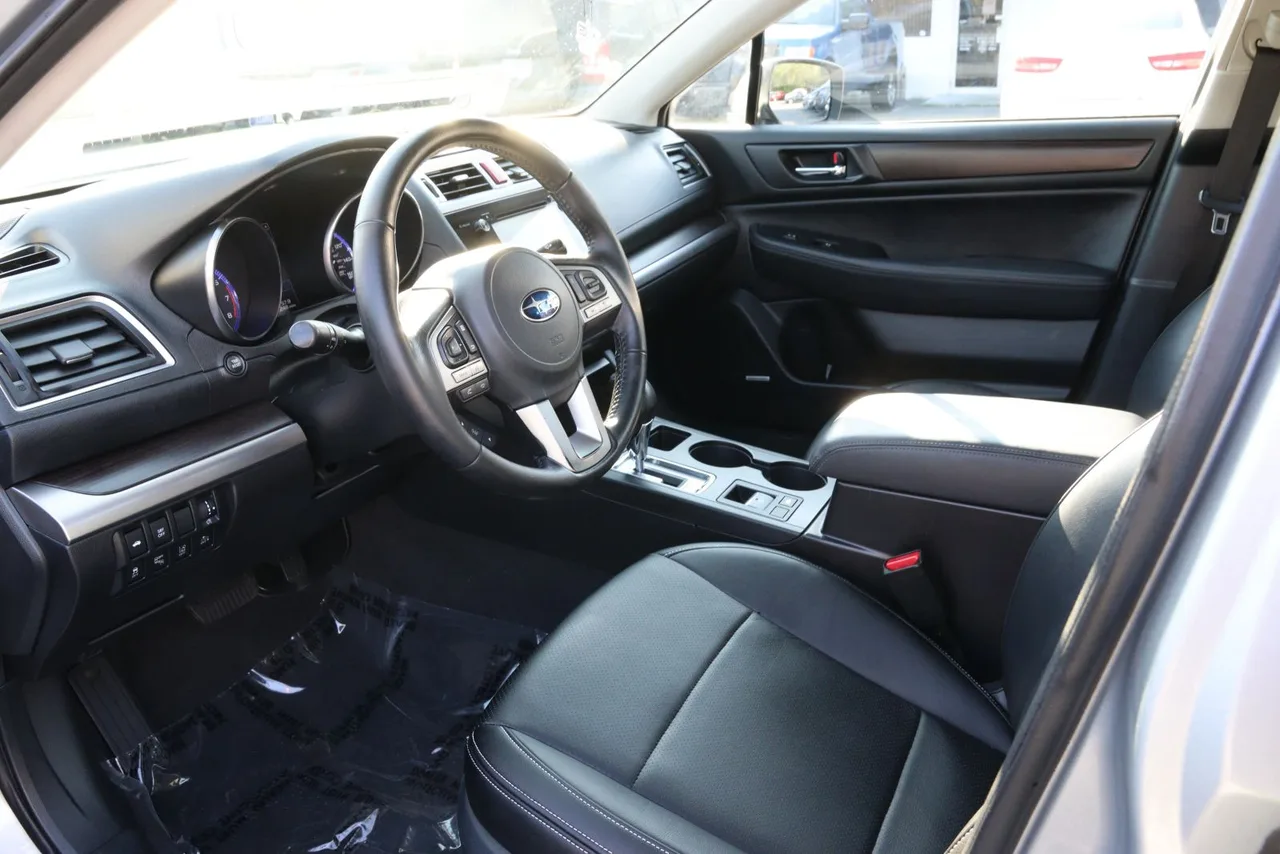 2016 Subaru Legacy — photo 12 of 33