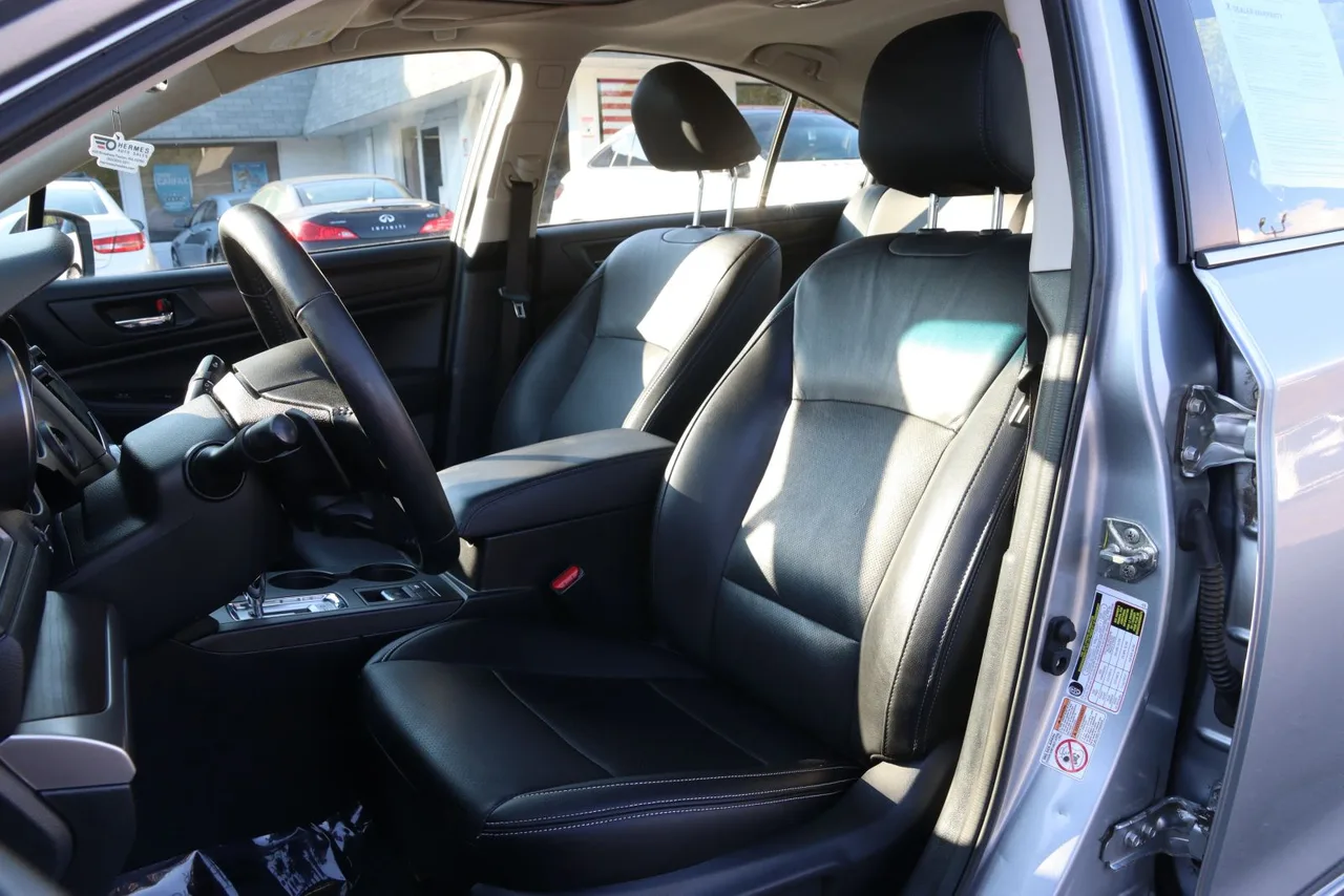 2016 Subaru Legacy — photo 13 of 33