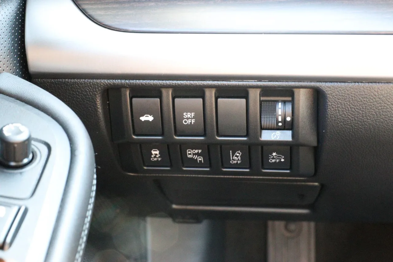 2016 Subaru Legacy — photo 17 of 33