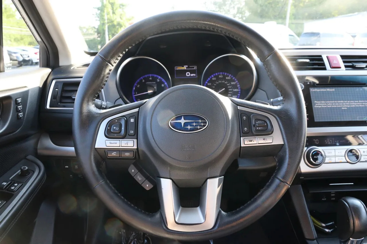 2016 Subaru Legacy — photo 22 of 33