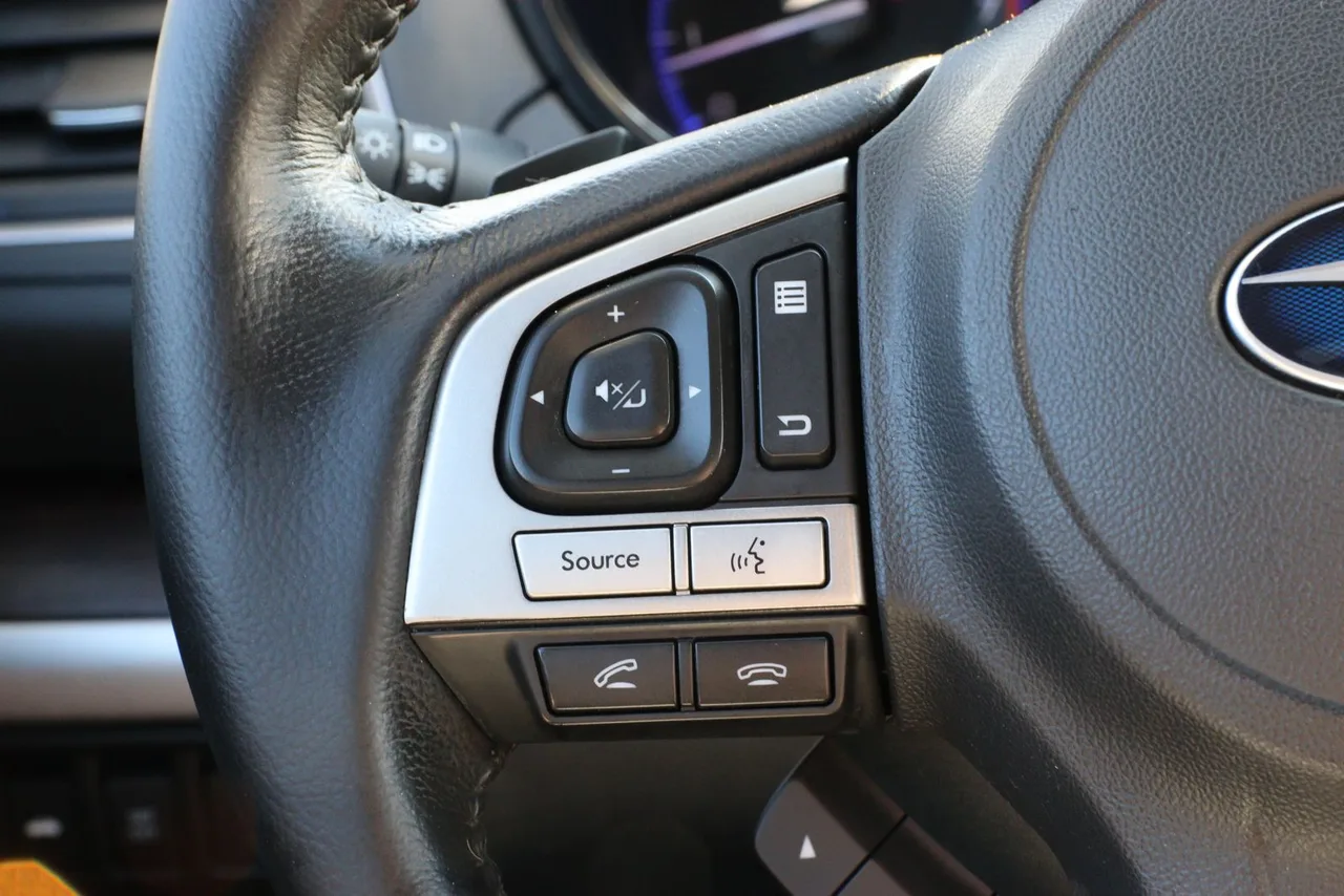 2016 Subaru Legacy — photo 24 of 33