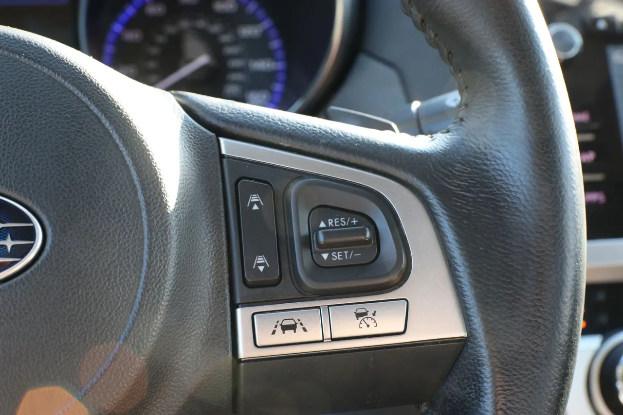 2016 Subaru Legacy — photo 25 of 33