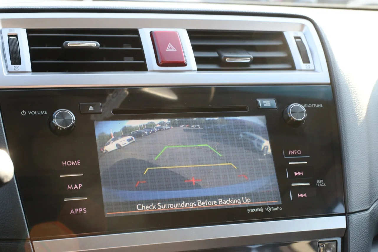 2016 Subaru Legacy — photo 28 of 33