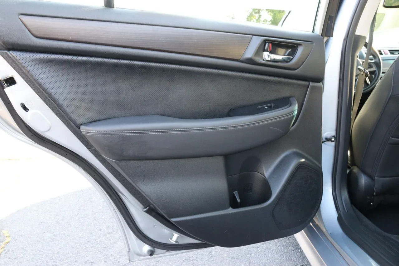 2016 Subaru Legacy — photo 29 of 33