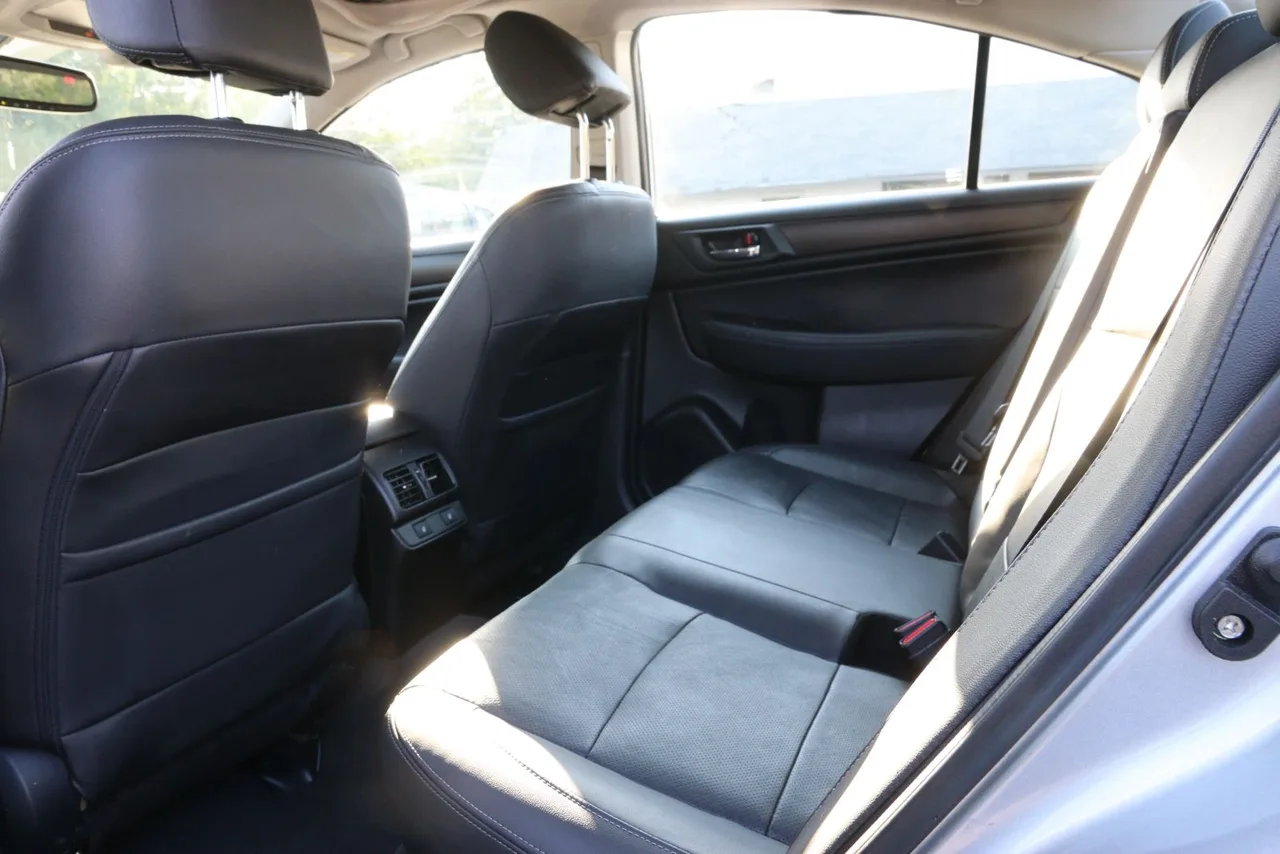 2016 Subaru Legacy — photo 31 of 33