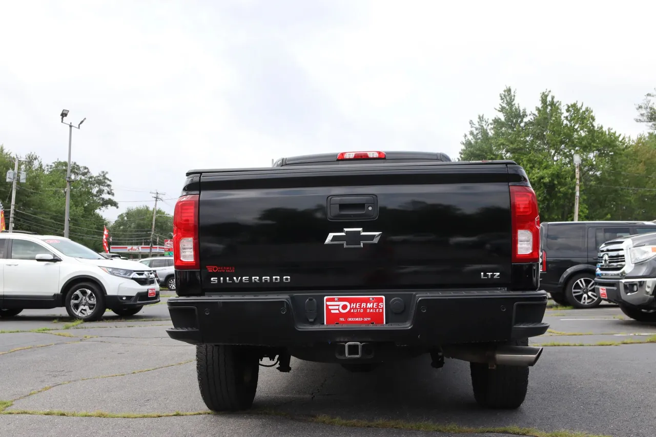2017 Chevrolet Silverado 1500 Double Cab — photo 4 of 35