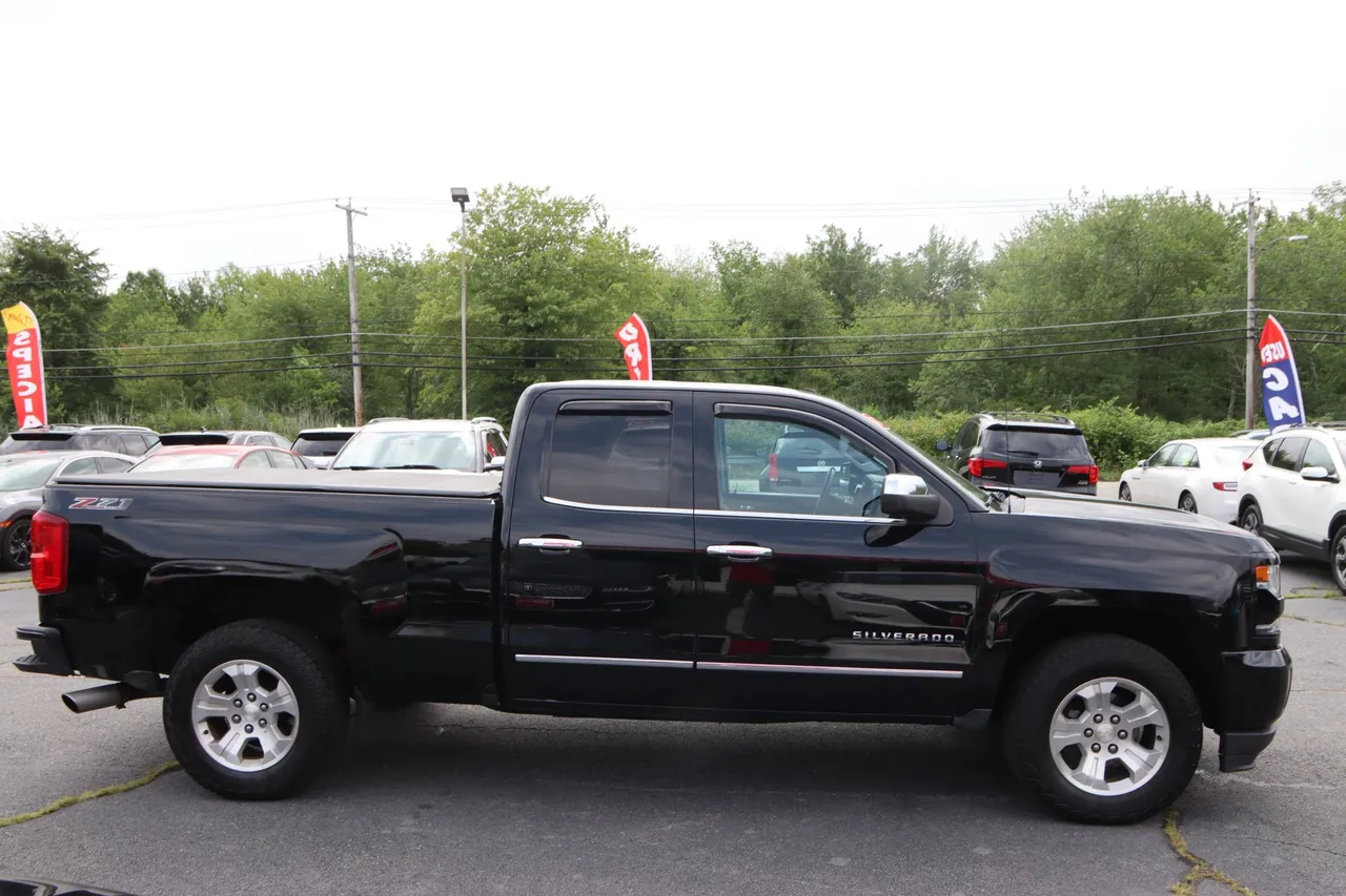 2017 Chevrolet Silverado 1500 Double Cab — photo 8 of 35