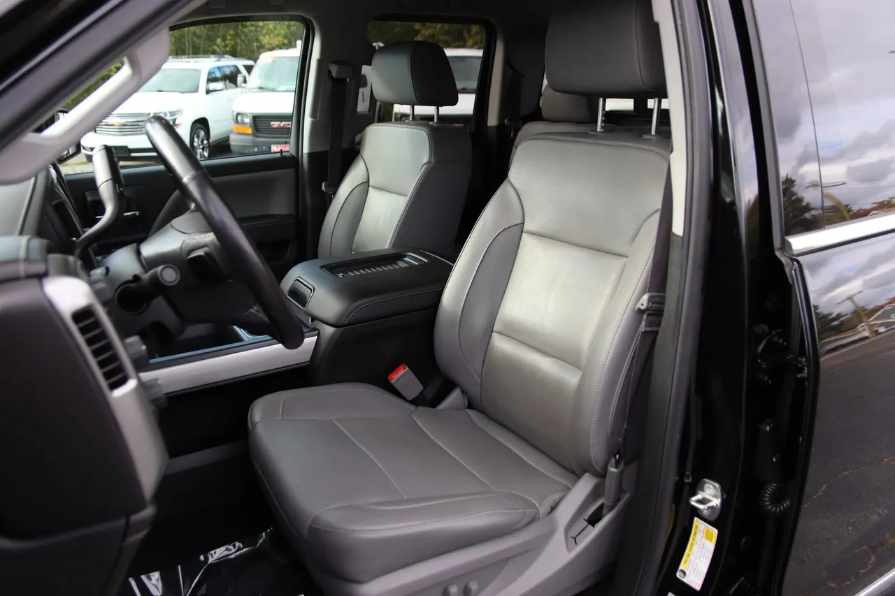2017 Chevrolet Silverado 1500 Double Cab — photo 11 of 35