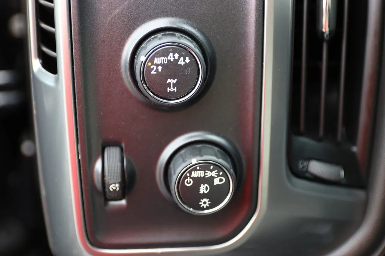 2017 Chevrolet Silverado 1500 Double Cab — photo 15 of 35