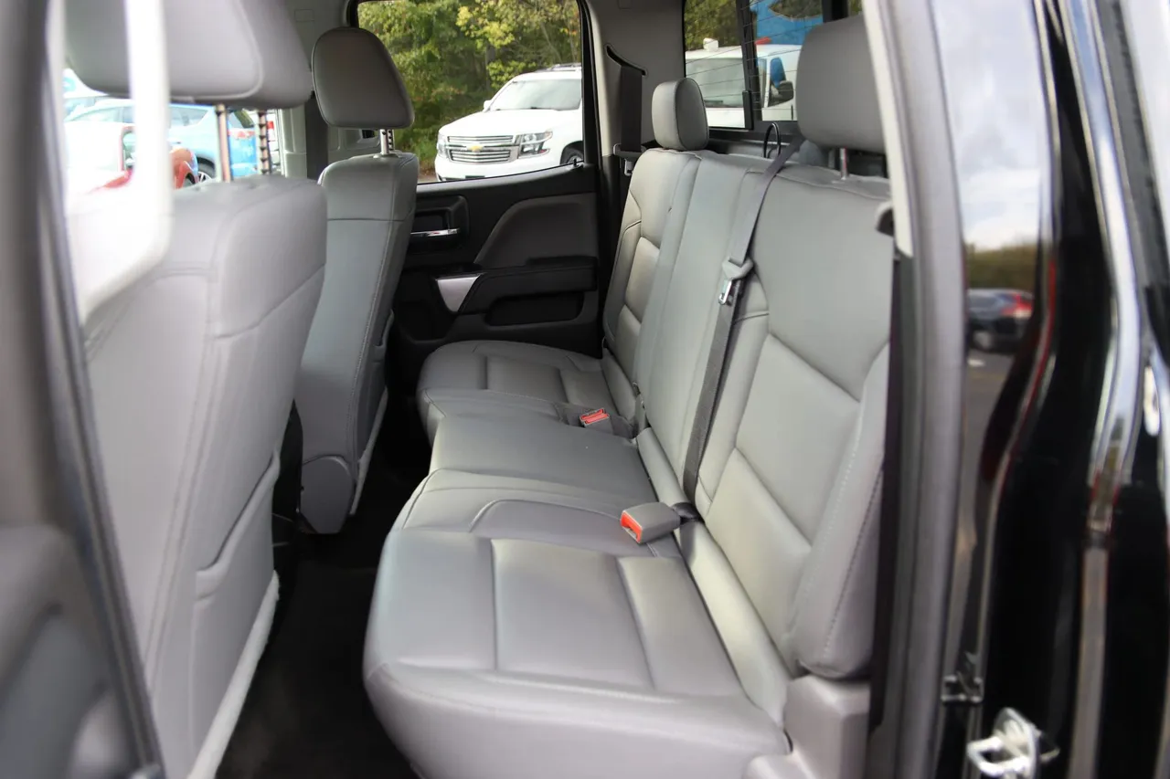 2017 Chevrolet Silverado 1500 Double Cab — photo 17 of 35