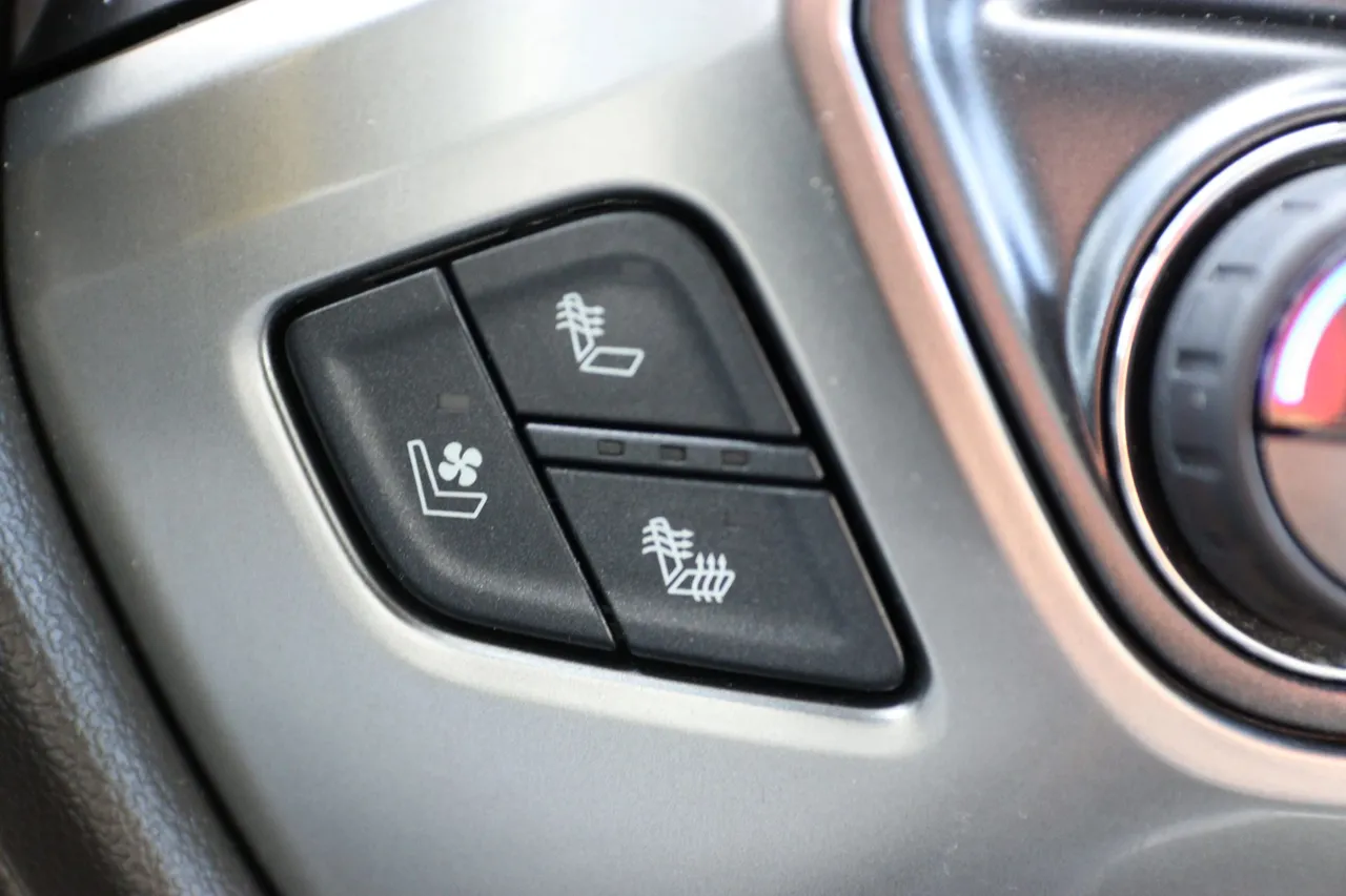 2017 Chevrolet Silverado 1500 Double Cab — photo 23 of 35