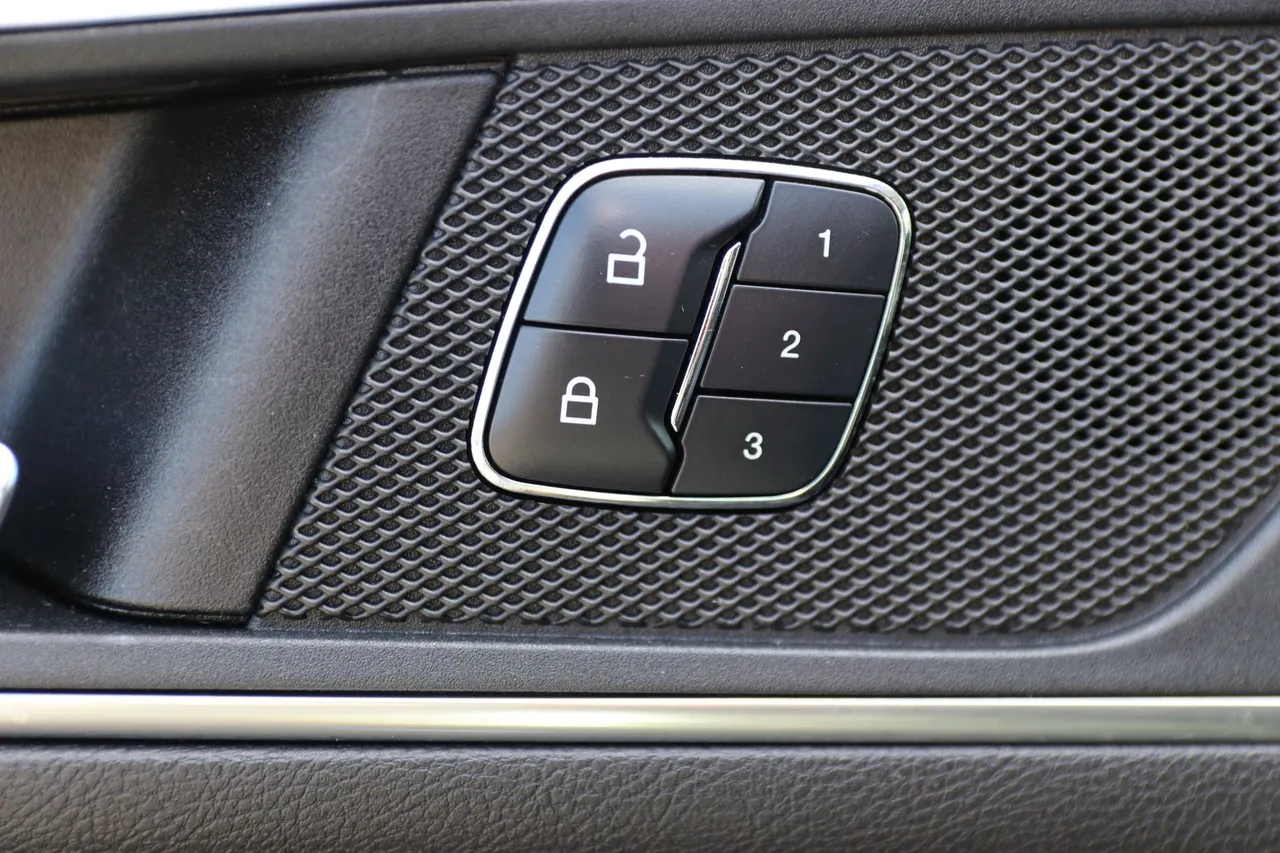 2017 Ford Edge — photo 11 of 32