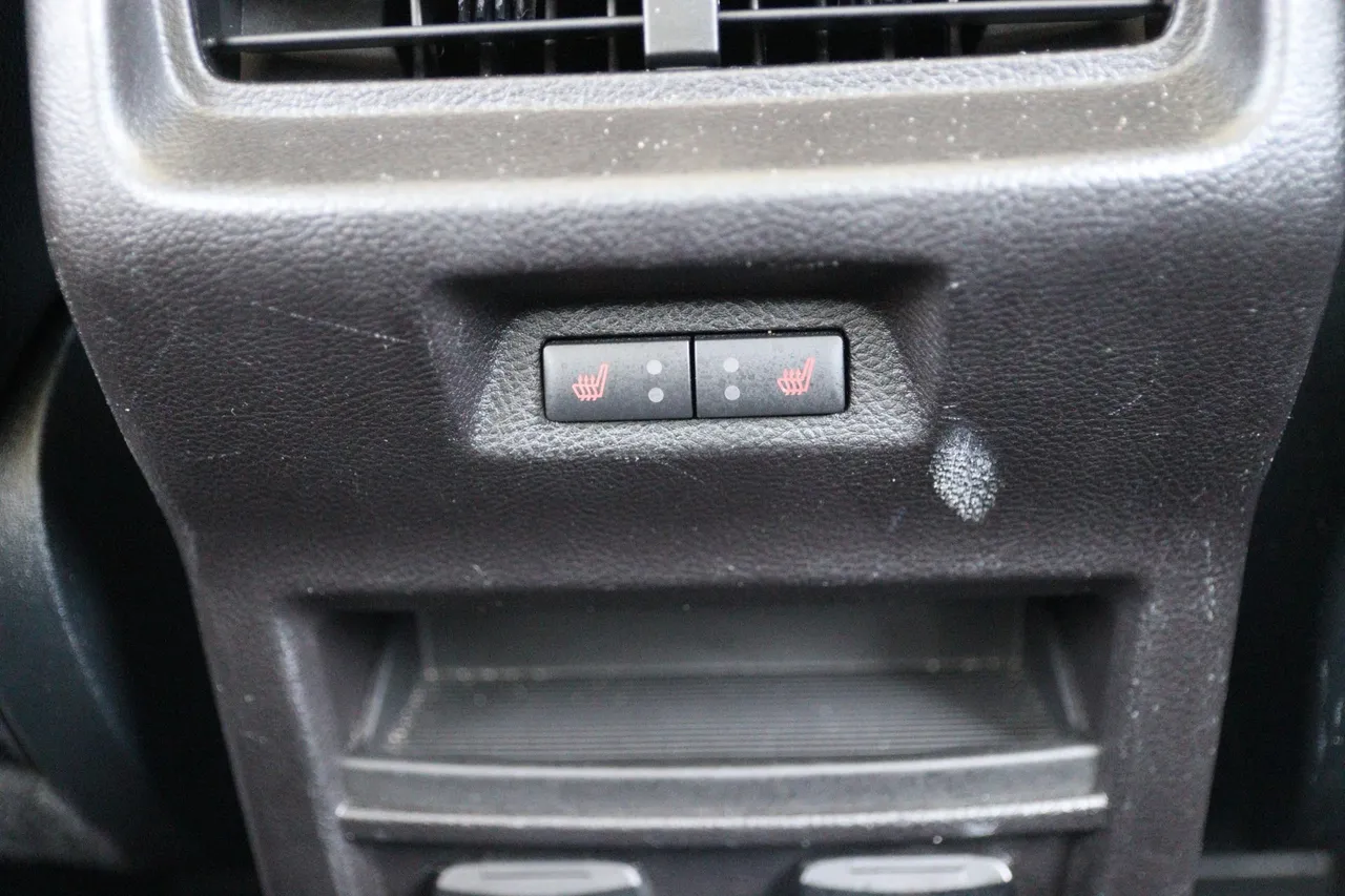 2017 Ford Edge — photo 15 of 32