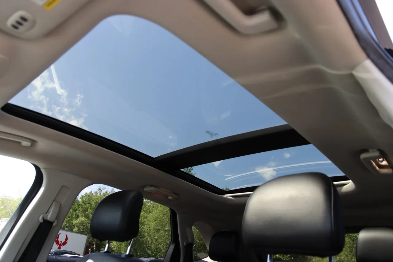 2017 Ford Edge — photo 17 of 32