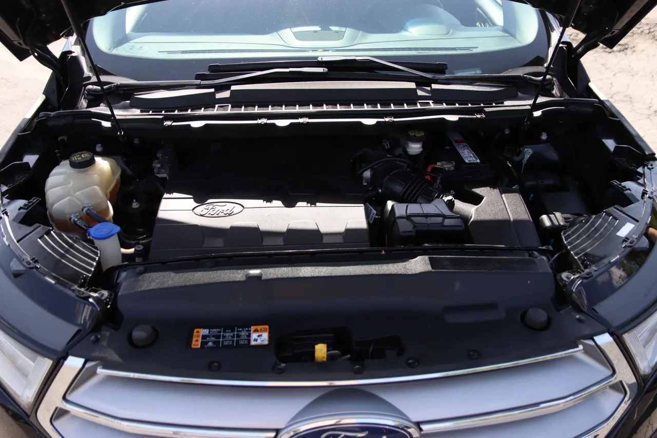 2017 Ford Edge — photo 30 of 32