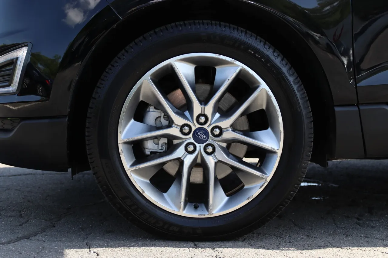 2017 Ford Edge — photo 31 of 32