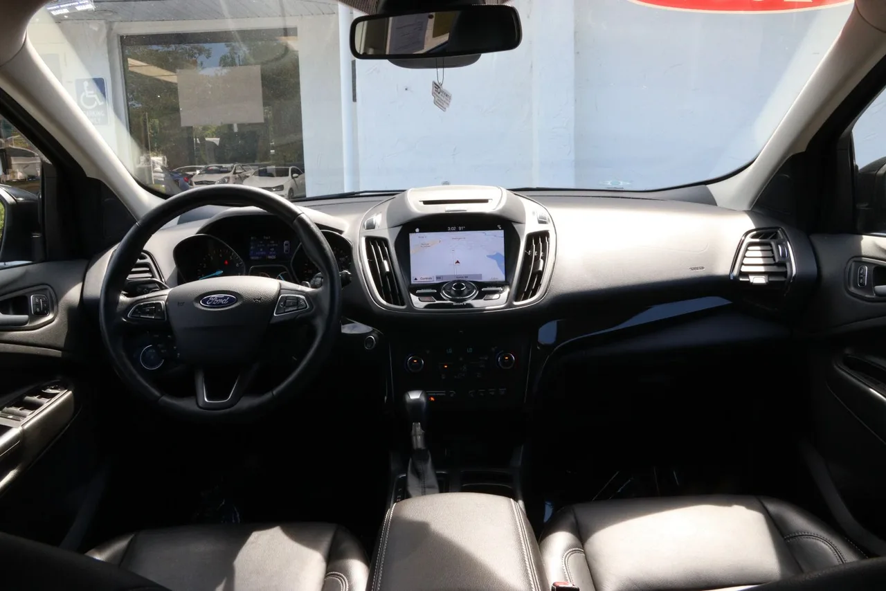 2017 Ford Escape — photo 18 of 32