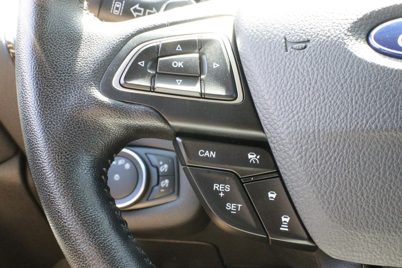 2017 Ford Escape — photo 20 of 32