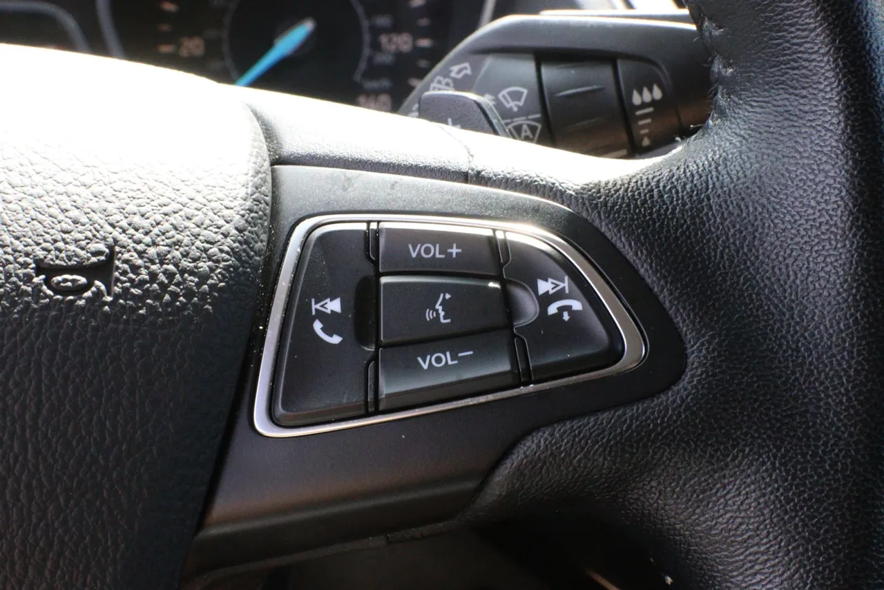 2017 Ford Escape — photo 21 of 32