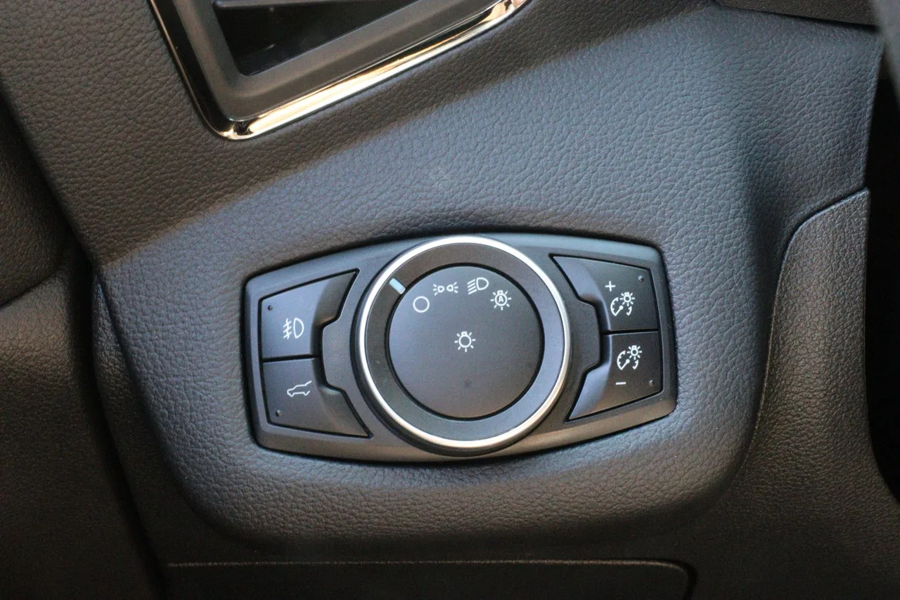 2017 Ford Escape — photo 23 of 32