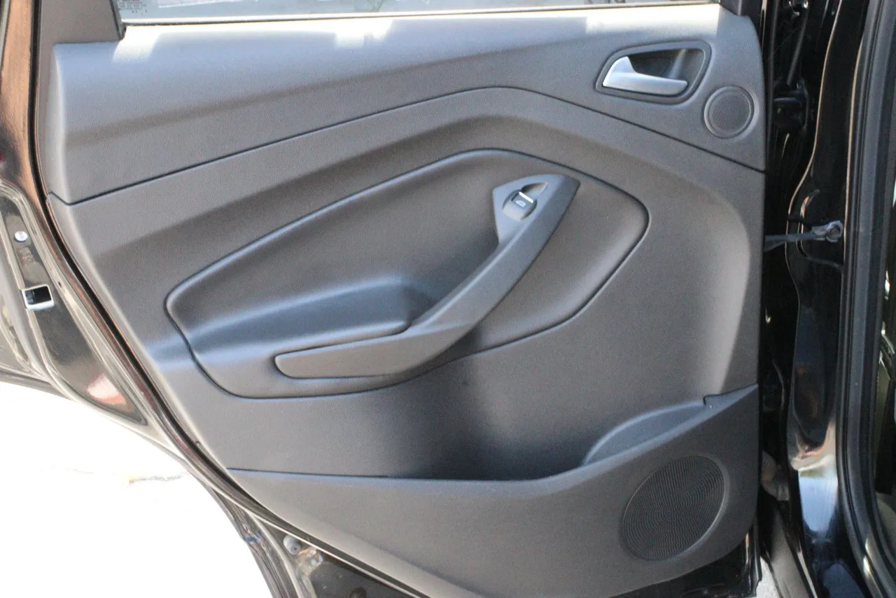 2017 Ford Escape — photo 30 of 32