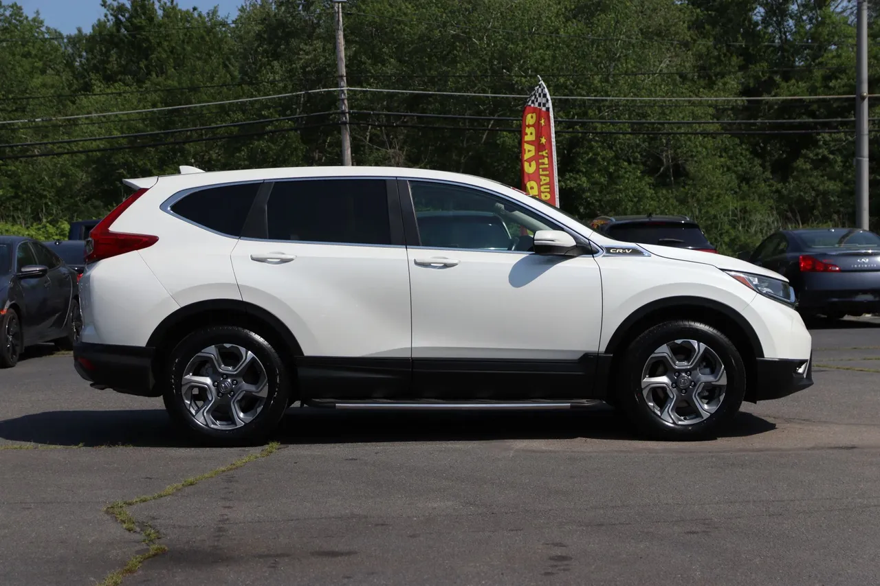 2017 Honda CR-V — photo 6 of 30