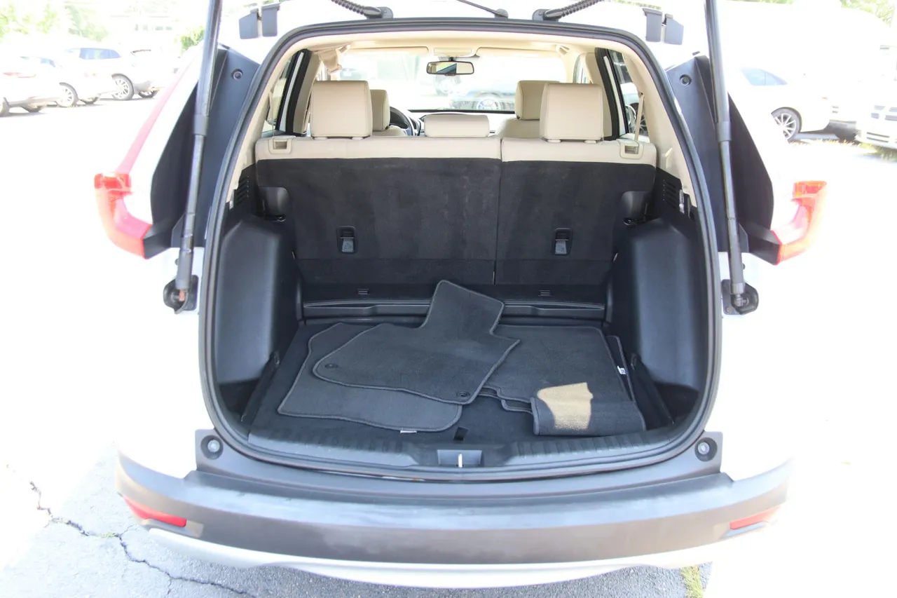 2017 Honda CR-V — photo 16 of 30