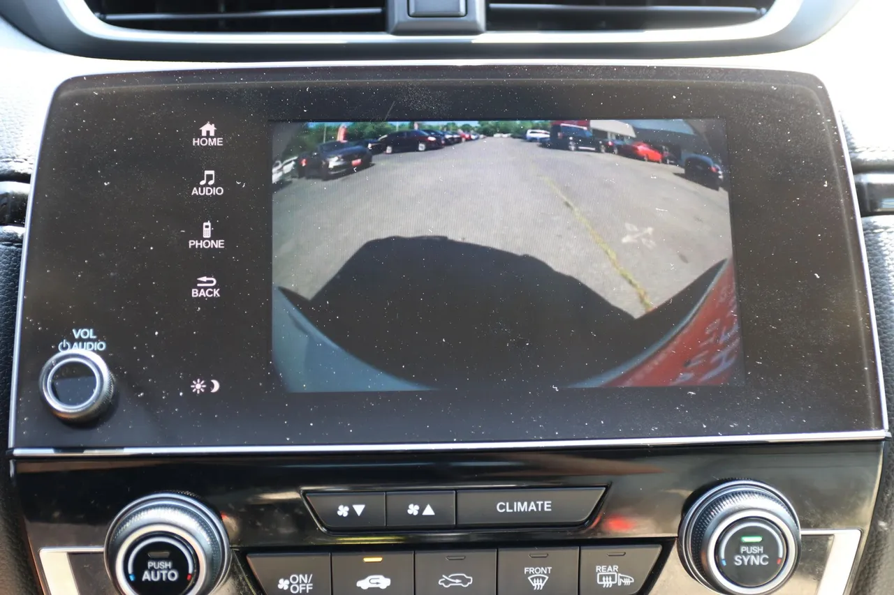 2017 Honda CR-V — photo 18 of 30