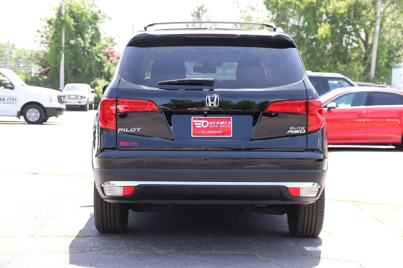 2017 Honda Pilot — photo 4 of 36