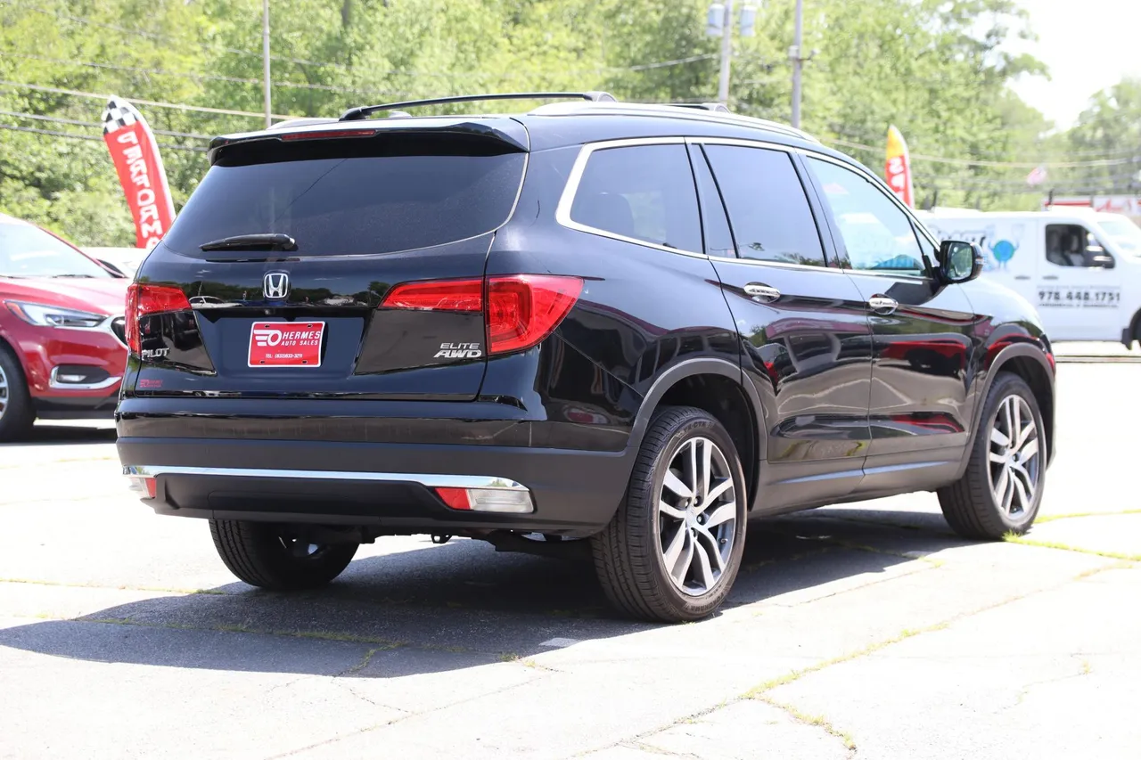 2017 Honda Pilot — photo 5 of 36