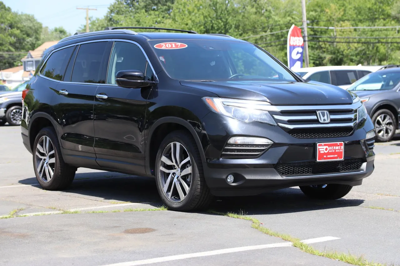 2017 Honda Pilot — photo 7 of 36