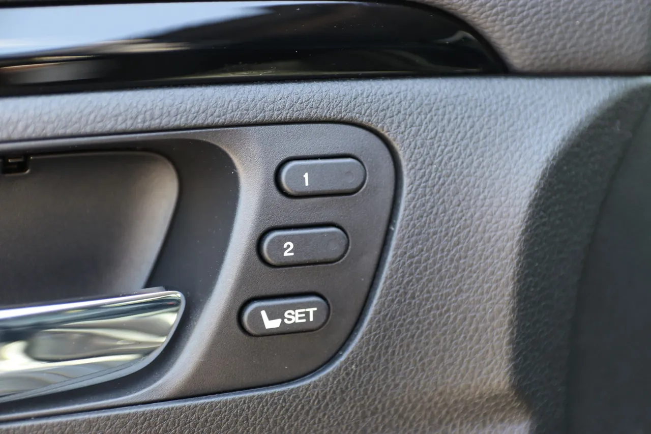 2017 Honda Pilot — photo 11 of 36