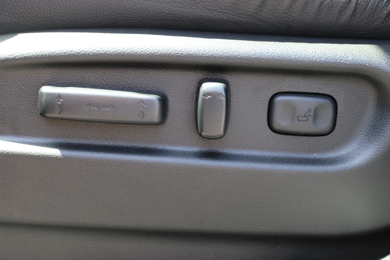 2017 Honda Pilot — photo 13 of 36