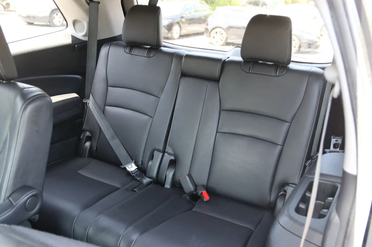 2017 Honda Pilot — photo 19 of 36