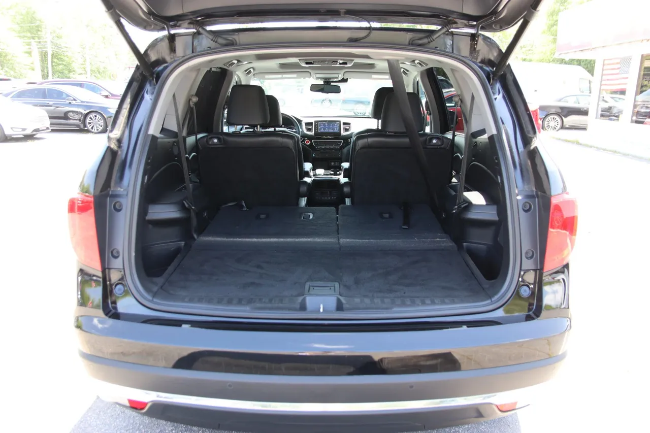 2017 Honda Pilot — photo 22 of 36